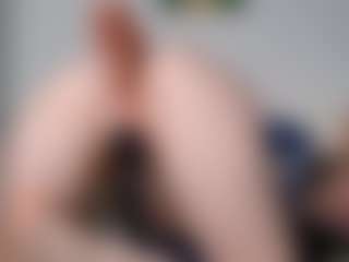 Live cam show with kellybbface - Lesbian on TottyGirls