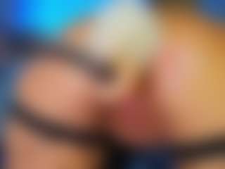 Live cam show with WetPantiess - Public MILF on TastyBlacksLive