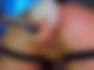 Live cam show with WetPantiess - Blue Eyes on crypto-cams