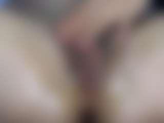 Live cam show with Marrie - Bush on Camsoda