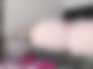 Live cam show with Estefy-gomez09 - Spread on SpankPalCams