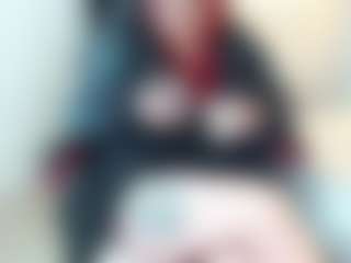 Live cam show with Lilith-NoirF - Green Eyes on Strip Flash - Live Sex Shows