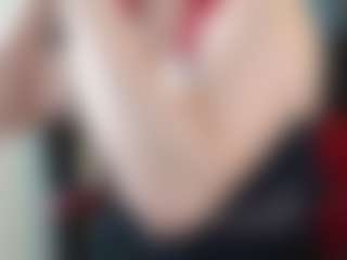Live cam show with Lilith-NoirF - Green Eyes on friskycurves.com