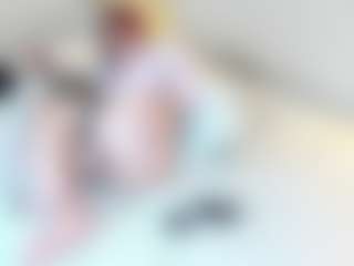 Live cam show with Lilith-NoirF - Upskirt on CamwithHer
