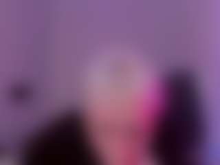 Live cam show with kiratenebris - Lean on Camsoda