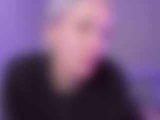 Live cam show with kiratenebris - Smoking on CamwithHer