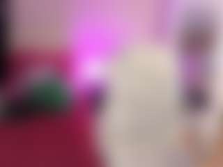 Show de câmera ao vivo com Rinibdsm - Nipple Piercings no Camsoda