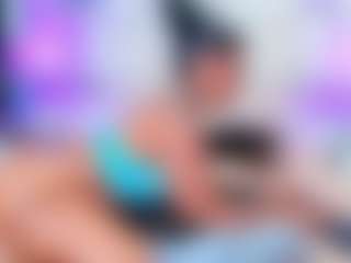 Live cam show with QUEENASS - Black Middle Aged on wildcum.com