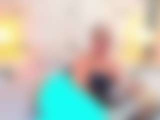 Live-Cam-Show mit QUEENASS - Ebony Middle Aged auf Camsoda