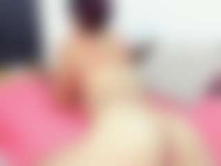 Live cam show with Olivia-Stevens - Kisses on Fling VIP Chat