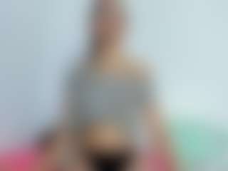 Live cam show with Olivia-Stevens - Kisses on Cam Slut