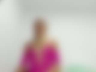 Live cam show with Olivia-Stevens - Kisses on SpankPalCams