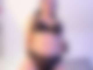 Live cam show with Danna Roberts - Brown Hair on chickslive.net