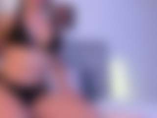 Live cam show with Danna Roberts - Lush on chickslive.net