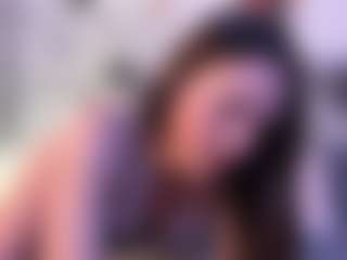 Live cam show with Danna Roberts - Athletic Amateur on WildCum