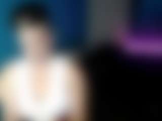 Sunny-Rayz MILF webcam performer live streaming
