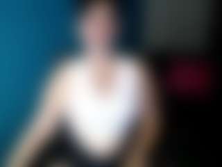 Live cam show with Sunny-Rayz - Red Hair on SpunkLive