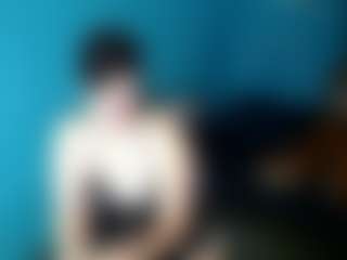 Live cam show with Sunny-Rayz - Hairy Pussy MILF on Strip Flash - Live Sex Shows