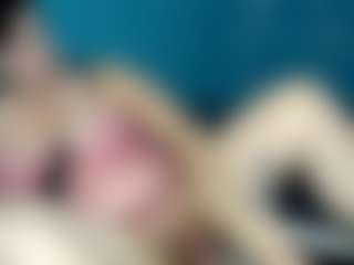Live cam show with Sunny-Rayz - Red Hair Shaved Pussy on SinfulBabes