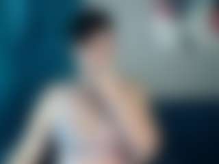 Live cam show with Sunny-Rayz - Hairy Pussy on TeamSkeetLive