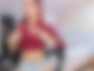 Live cam show with charolbruce - Average on CamwithHer