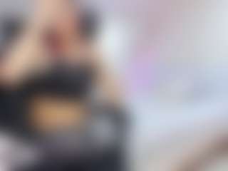 Live cam show with charolbruce - Brown Eyes on Fit Hotties