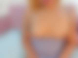 Live cam show with CataleyaBianchi - Barelylegal on Camming Site