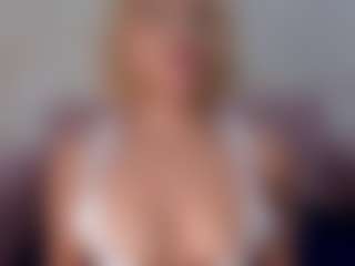 CataleyaBianchi's Live Sex Cam Show