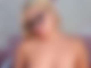 Live cam show with CataleyaBianchi - Girlnextdoor on Milfs Live