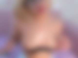 Live cam show with CataleyaBianchi - Girlnextdoor on CamClone