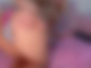 Live cam show with CataleyaBianchi - Cumslut on Dare Cams