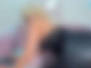 Live cam show with CataleyaBianchi - Girlnextdoor on WildCum