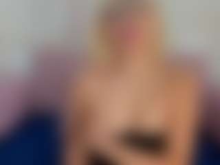 CataleyaBianchi's Live Sex Cam Show