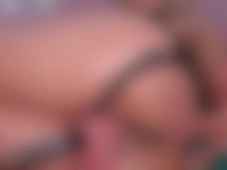 Live cam show with CataleyaBianchi - Girlnextdoor on Dolls Live