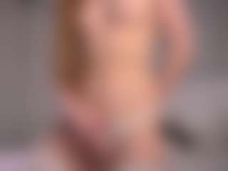 Live cam show with Ellie - Average on milfzrlive.com