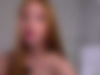 Live cam show with Ellie - Pinch on xxxlivecams.org