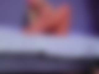 Live cam show with NicoleHampton - Horny on AdultVida.com