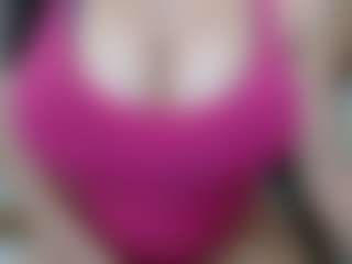 RoseBigTits's Live Sex Cam Show