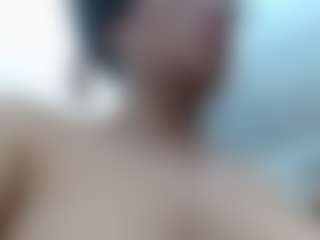Live-sekscamshow van RoseBigTits