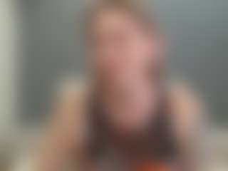 Live cam show with TessaDaybreak - Yoga MILF on googirlz