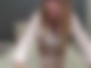 Live cam show with TessaDaybreak - Yoga MILF on livesuperchat.net