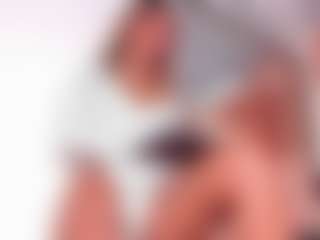 Live cam show with SofiaBennett - Twerk on liverealitysex.com