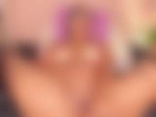Live cam show with SofiaBennett - Blowjob on Milfs Live
