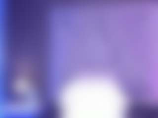 Live cam show with HannyK - Flashing on StripNow