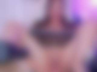Live cam show with AdelNesbitt - Role Play on AdultVida.com