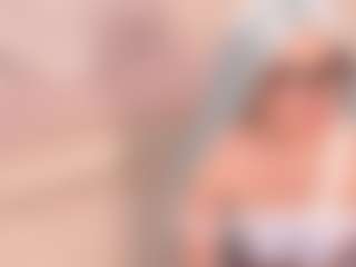 Live cam show with littleari - Butt Plug on boobsie.com