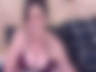 Transmissão ao vivo de LuciousGrace, modelo de webcam MILF