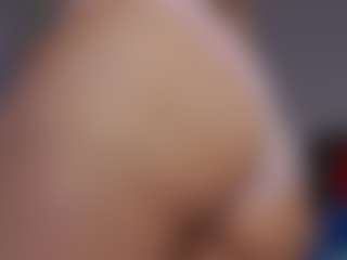 Live cam show with NeldaGault - Blonde Hair on live18s.com