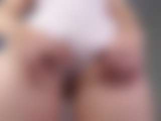 Live cam show with NeldaGault - Green Eyes on Fit Hotties