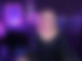 Live cam show with AnnaQueenMuse - Shaved on Soda Cam